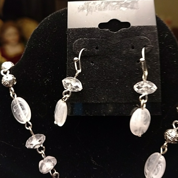 Crystal cross necklace and earrings - Picture 3 of 4